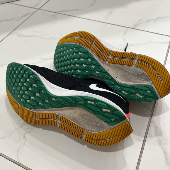 Nike sneakers - Picture 2 of 4